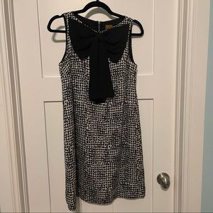 Ali Ro size 4 black and white abstract print silk dress with bow neckline detail